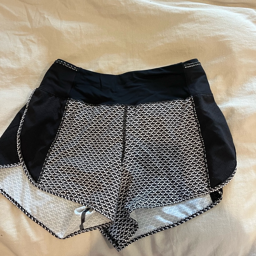 Lululemon running shorts size 6